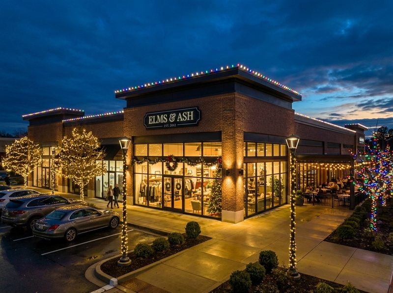 Commercial Holiday and Christmas Lighting for Businesses
